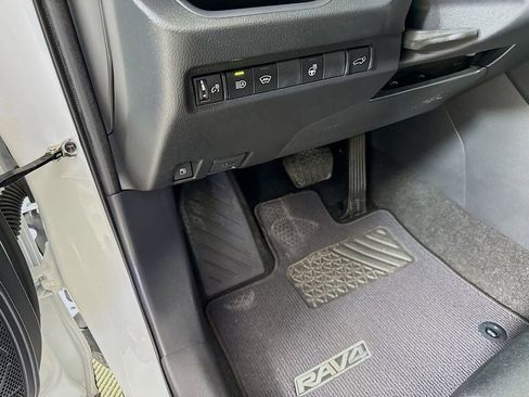 Used 2023 Toyota RAV4 SE w/ Weather & Moonroof Package AWD/4WD image 10