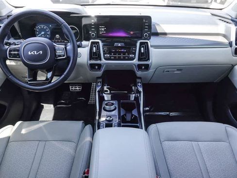Certified 2023 Kia Sorento SX Prestige AWD/4WD image 11