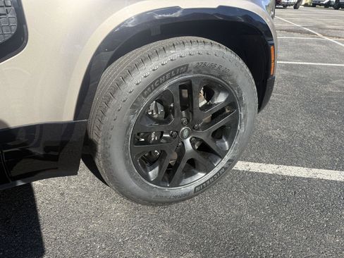 Certified 2023 Land Rover Defender 110 V8 AWD/4WD image 11