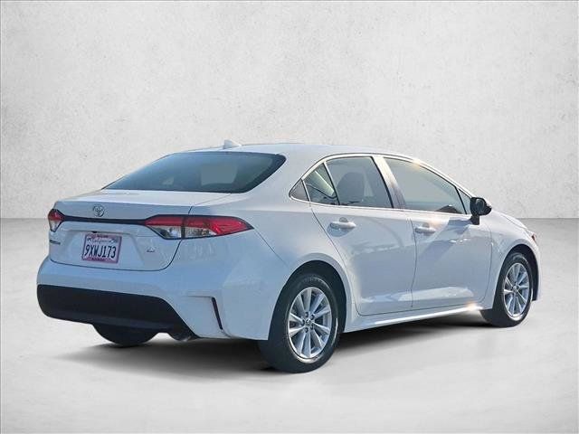 Certified 2026 Toyota Corolla LE w/ LE Premium Package FWD image 5