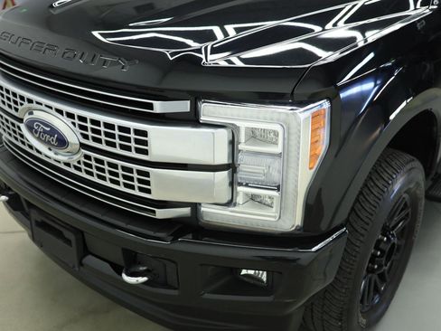 Used 2018 Ford F250 Platinum w/ Platinum Ultimate Package image 23