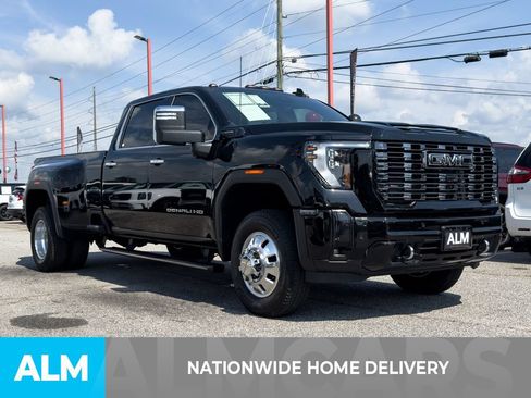 Used 2025 GMC Sierra 3500 Denali Ultimate AWD/4WD image 4