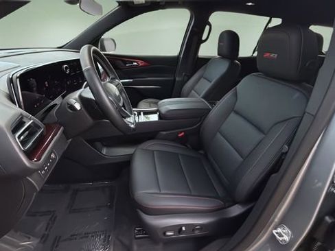 Used 2025 Chevrolet Traverse Z71 w/ Driver Confidence Package AWD/4WD image 18