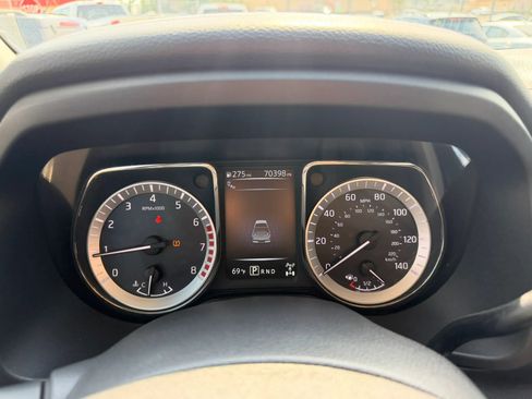 Used 2018 Nissan Titan SV w/ SV Convenience Package AWD/4WD image 16