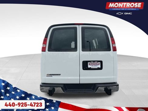 Used 2024 Chevrolet Express 2500 w/ Driver Convenience Package RWD image 4