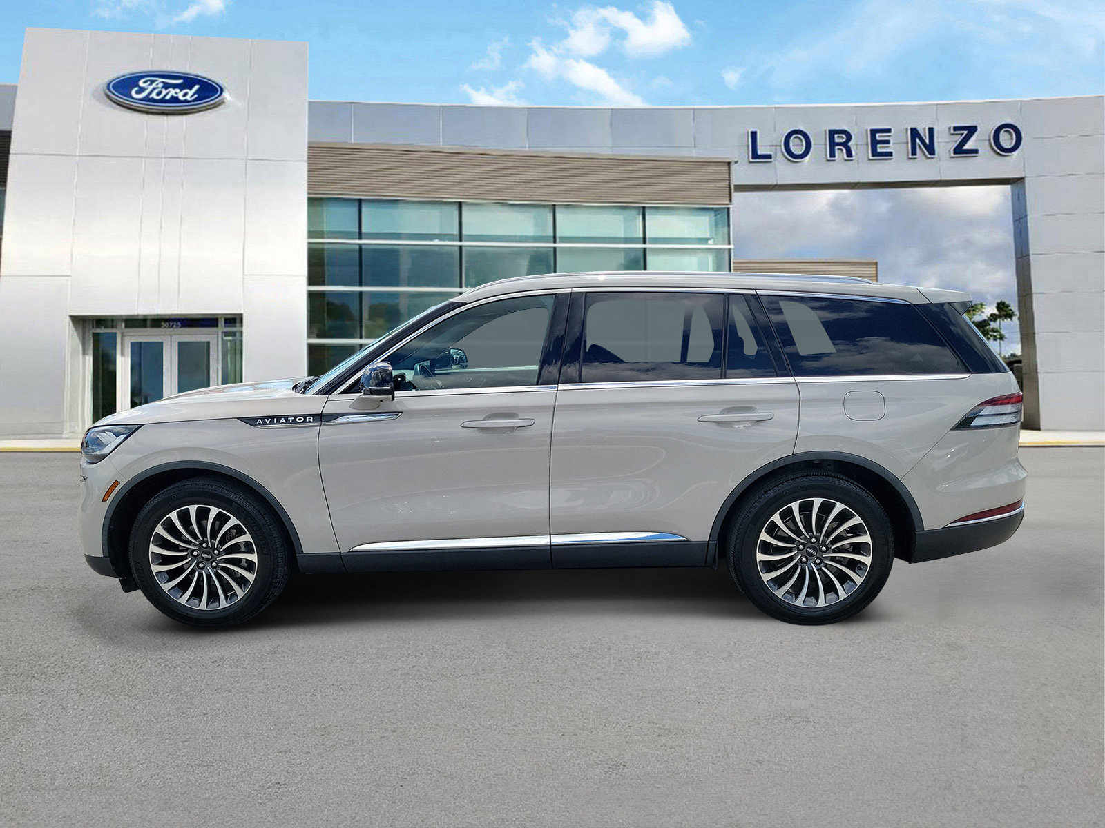 Used 2023 Lincoln Aviator Reserve w/ Elements Package Plus RWD image 8