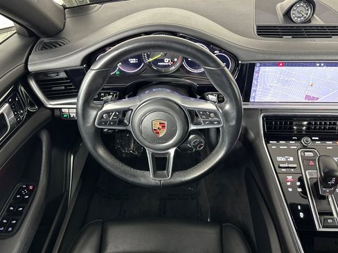 Used 2018 Porsche Panamera 4 image 13