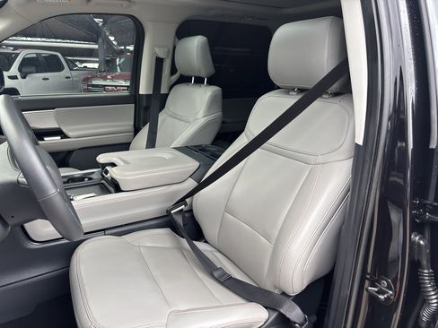 Used 2025 Ford Expedition Max Active RWD image 25