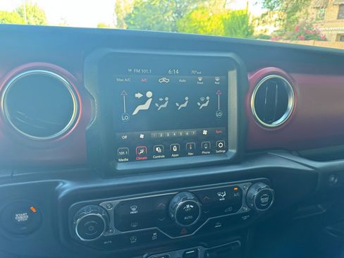 Used 2022 Jeep Gladiator Rubicon AWD/4WD image 33