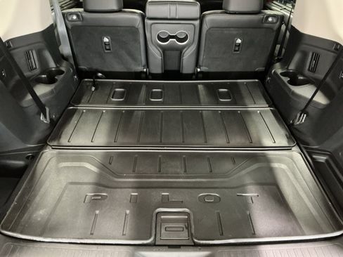 Used 2025 Honda Pilot Touring image 16
