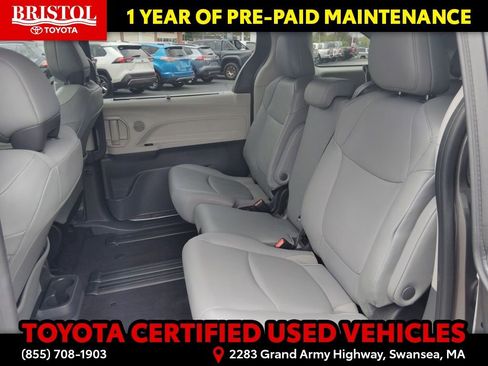 Used 2024 Toyota Sienna XLE FWD image 15