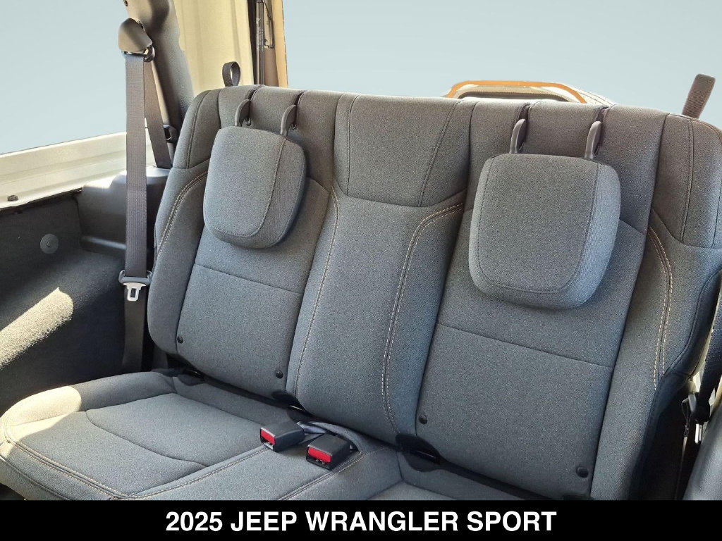 Used 2025 Jeep Wrangler Sport AWD/4WD image 15