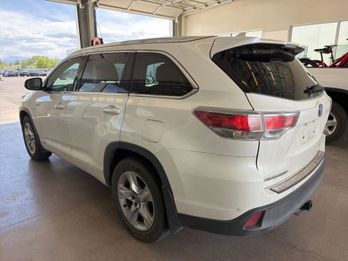 Used 2016 Toyota Highlander Limited Platinum AWD/4WD image 3