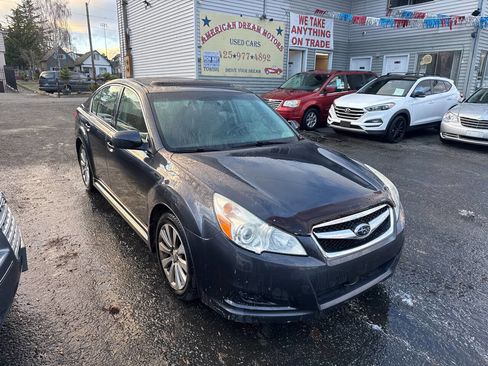 Used 2010 Subaru Legacy 2.5i Limited image 4
