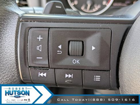 Used 2024 Nissan Rogue SV AWD/4WD image 18