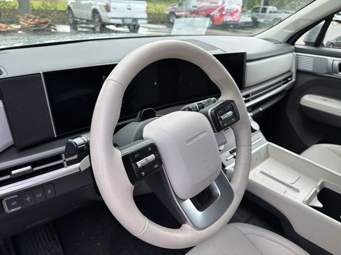 Used 2026 Hyundai Santa Fe SEL FWD image 9
