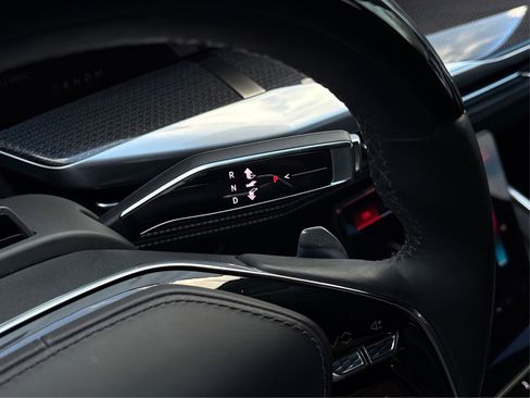 Used 2025 Cadillac Escalade V image 31