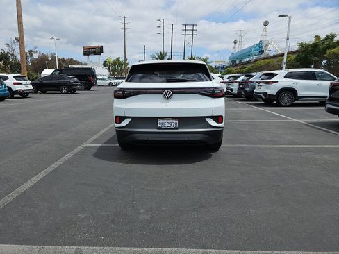 Used 2024 Volkswagen ID.4 2WD image 6