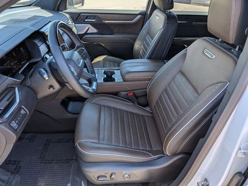 Used 2026 GMC Acadia Denali Ultimate w/ LPO, Floor Liner Package image 16