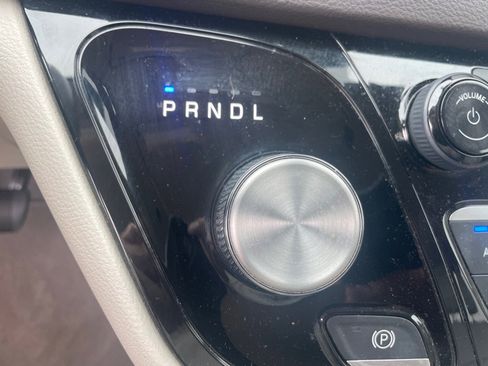 Used 2020 Chrysler Pacifica Touring-L Plus w/ Advanced Safetytec Group image 27