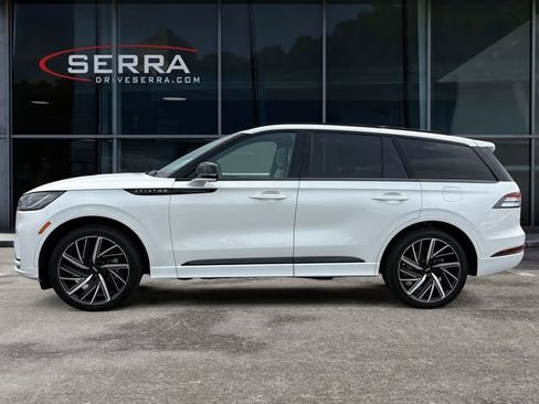 Used 2025 Lincoln Aviator Black Label w/ Jet Appearance Package AWD/4WD image 2