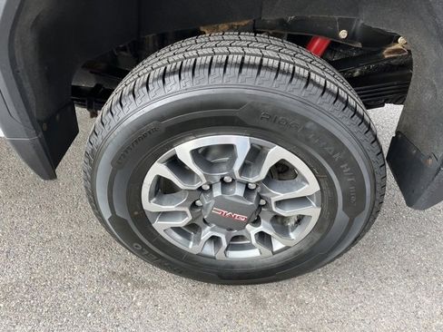 Used 2024 GMC Sierra 3500 SLE w/ SLE Convenience Package image 18