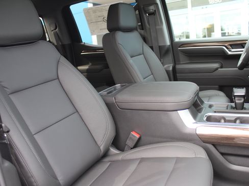 New 2026 Chevrolet Silverado 1500 RST w/ Redline Edition AWD/4WD image 19