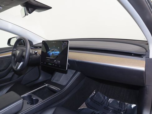 Used 2022 Tesla Model 3 Long Range image 37