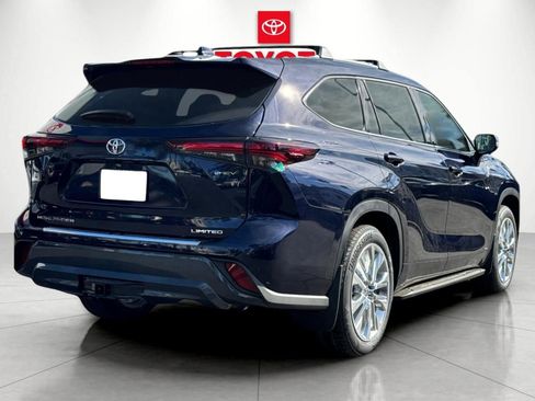 New 2026 Toyota Highlander Limited AWD/4WD image 3