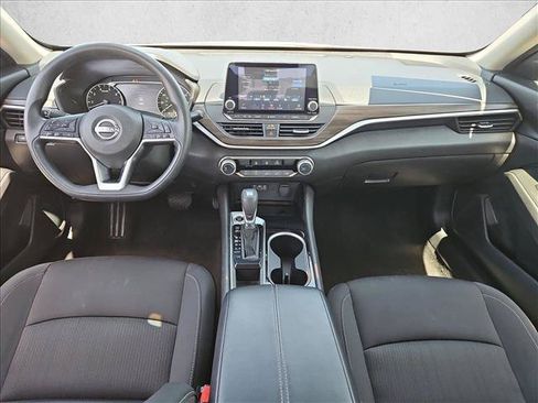 Used 2024 Nissan Altima 2.5 SV FWD image 21