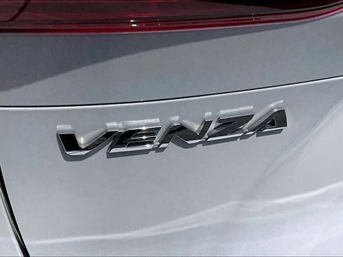 Used 2023 Toyota Venza XLE AWD/4WD image 30