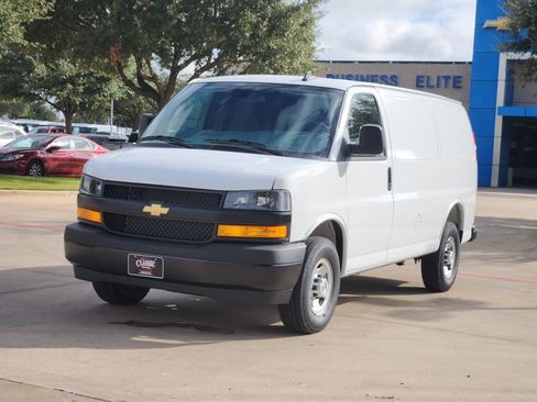 New 2025 Chevrolet Express 2500 w/ Driver Convenience Package image 10
