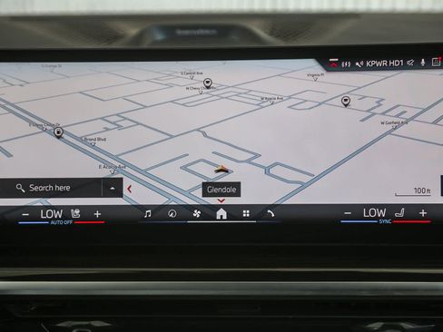 Used 2025 BMW X7 M60i image 11