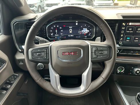 Used 2023 GMC Sierra 1500 SLT w/ SLT Premium Package AWD/4WD image 19