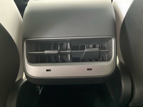 Used 2023 Tesla Model Y Performance AWD/4WD image 25
