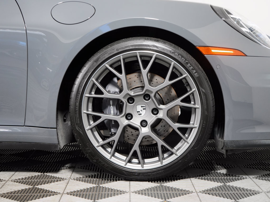 Certified 2025 Porsche 911 Carrera w/ Premium Package RWD image 22