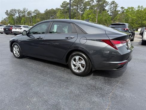 Used 2023 Hyundai Elantra SE w/ Preferred Accessory Package image 22