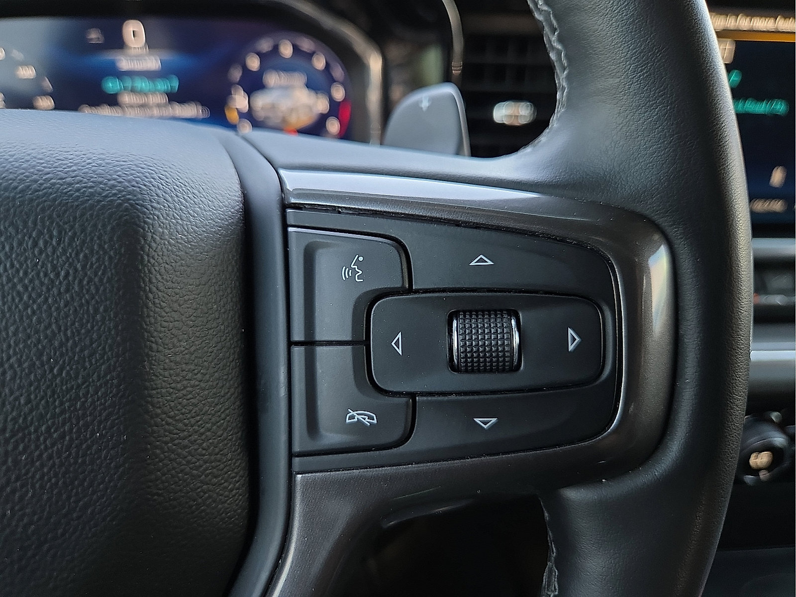 Used 2025 Chevrolet Silverado 1500 High Country AWD/4WD image 18