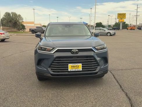 Used 2026 Toyota Grand Highlander AWD image 3