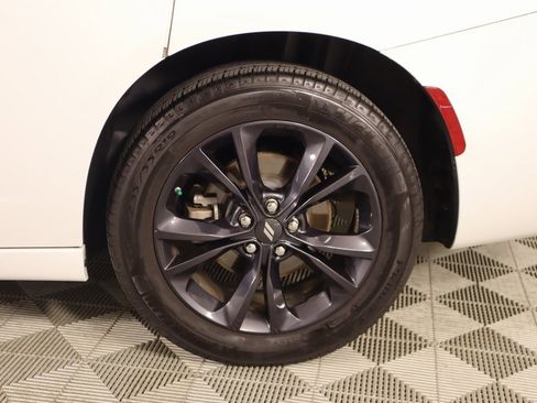 Used 2023 Dodge Charger SXT w/ Blacktop Package image 17