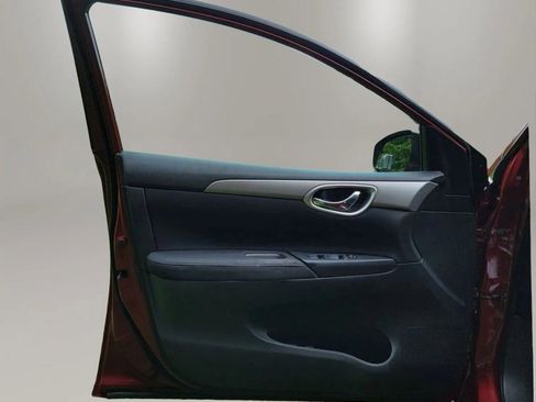 Used 2015 Nissan Sentra SV w/ Cold Weather Package FWD image 8