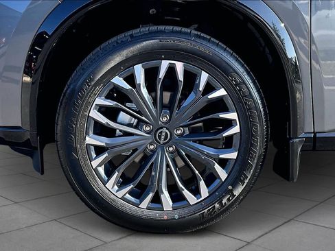 New 2026 Nissan Rogue Platinum image 11