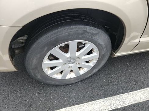 Used 2016 Chrysler Town & Country Touring w/ Driver Convenience Group image 11