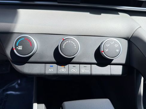 New 2026 Hyundai Elantra SE FWD image 15