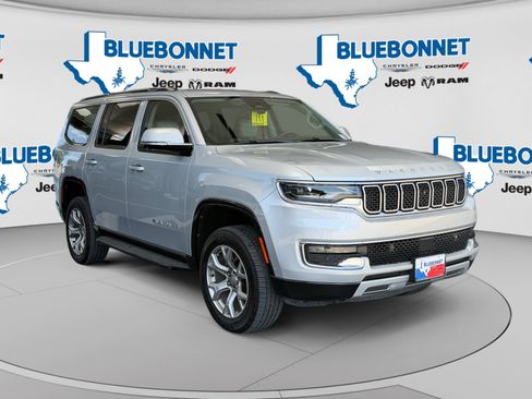 Used 2022 Jeep Wagoneer Series II w/ Convenience Group I AWD/4WD image 3