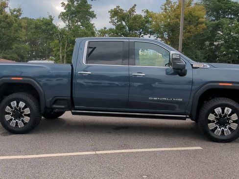New 2025 GMC Sierra 2500 Denali w/ Denali Reserve Package image 9