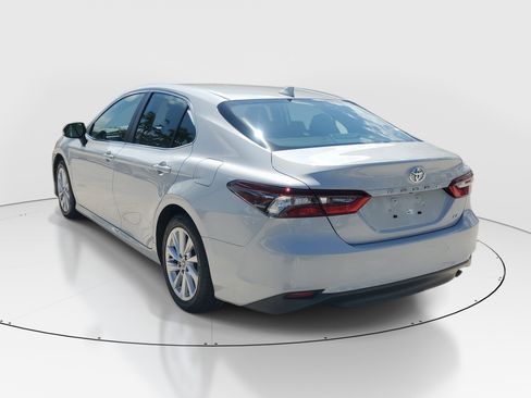 Used 2024 Toyota Camry LE FWD image 5