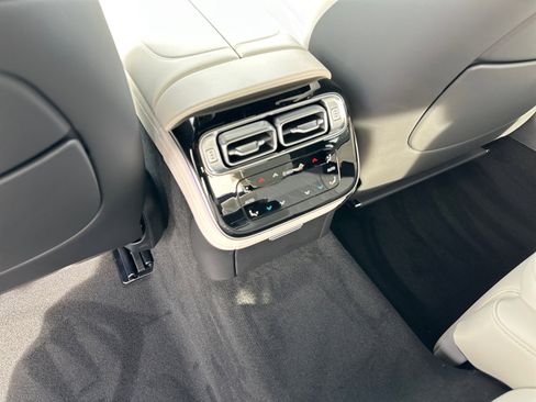 New 2026 Mercedes-Benz S 63 AMG S image 25