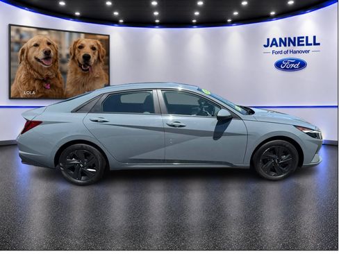 Used 2022 Hyundai Elantra SEL FWD image 4
