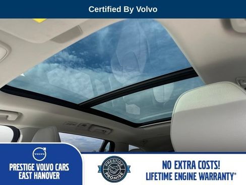 Certified 2025 Volvo XC90 B5 Plus AWD/4WD image 18